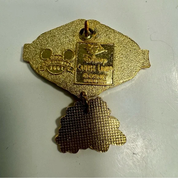 (Sold)NWT. Disney pin Polynesian resort pin. Disney Cruise Line DCL 2002. - Picture 7 of 9